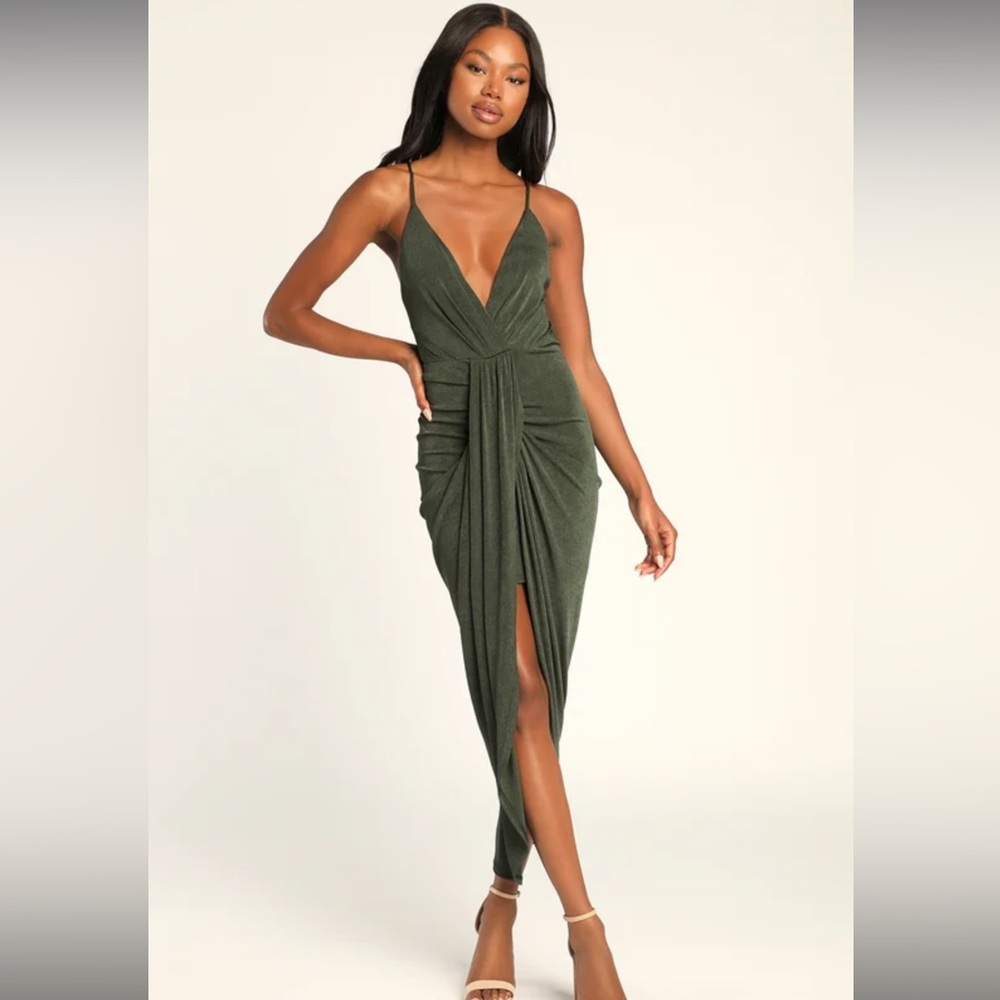 NEW WITH TAGS- Green Lulus dress